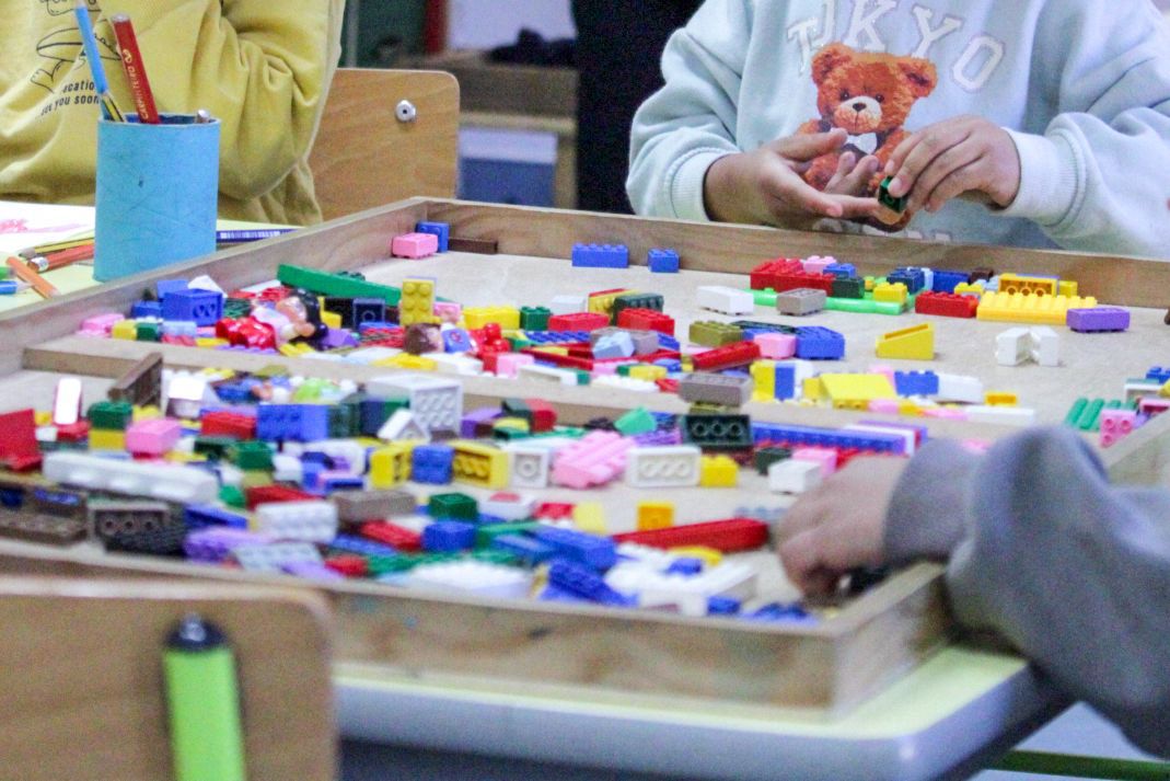 Construções — motricidade fina e pensamento lógico